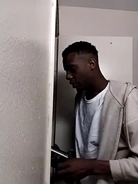 Snapshot of Kaanadrian chatting on 02.14.26 Kaanadrian online show from 02.14.26