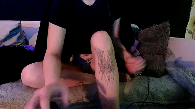 Snapshot of R0xxyFoxxy chatting on 02.05.26 R0xxyFoxxy online show from 02.05.26