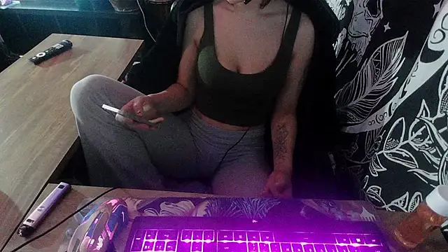 Snapshot of R0xxyFoxxy chatting on 02.08.26 R0xxyFoxxy online show from 02.08.26