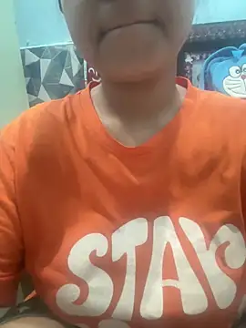 Snapshot of Real_Roma chatting on 04.17.26 Real Roma online show from 04.17.26