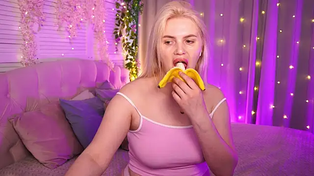 AmeliaWeells online show from 05.15.26