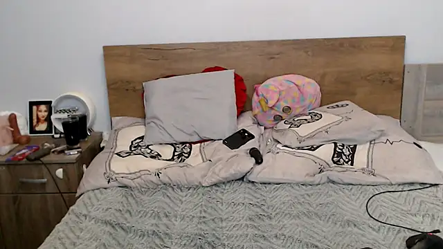 HiddendesireXO01 online show from 03.12.26