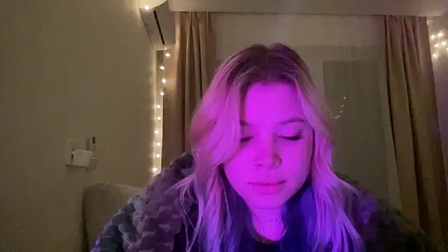 Snapshot of Lulu_Di chatting on 03.05.26 Lulu Di online show from 03.05.26