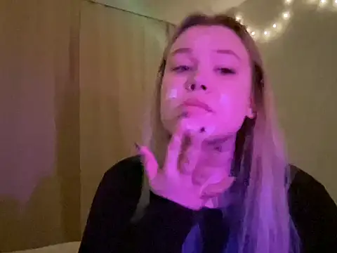 Snapshot of Lulu_Di chatting on 03.07.26 Lulu Di online show from 03.07.26