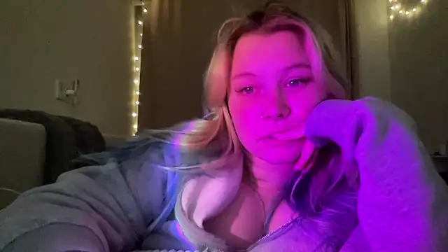 Snapshot of Lulu_Di chatting on 03.15.26 Lulu Di online show from 03.15.26