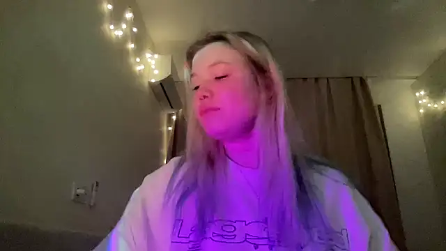 Snapshot of Lulu_Di chatting on 03.18.26 Lulu Di online show from 03.18.26