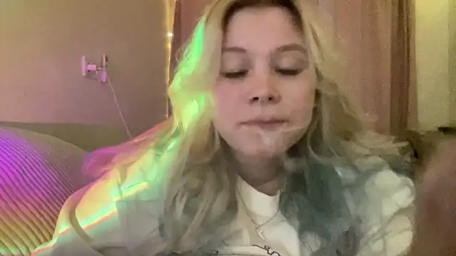 Snapshot of Lulu_Di chatting on 03.22.26 Lulu Di online show from 03.22.26