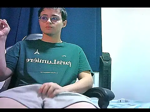 Snapshot of aiden_dwayne chatting on 02.01.26 aiden dwayne online show from 02.01.26