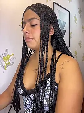 Laia white online show from 04.28.26