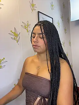 Laia white online show from 05.04.26