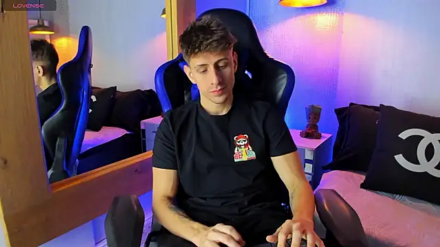 Snapshot of Jasper__jones chatting on 03.08.26 Jasper jones online show from 03.08.26