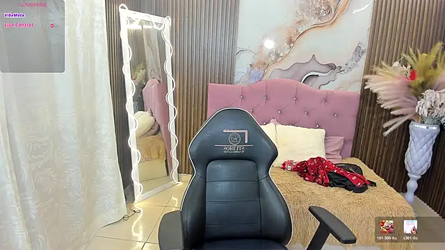 SABRIINA TAY online show from 06.10.26