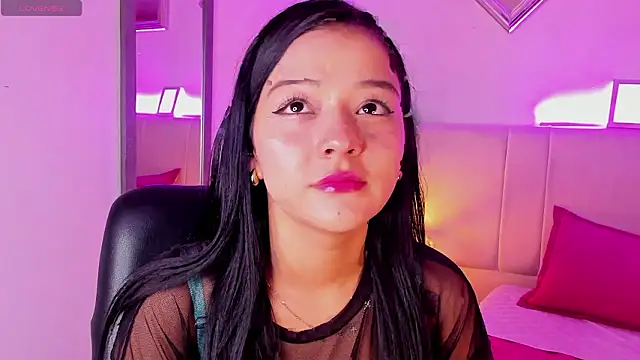 Snapshot of Minibombom chatting on 03.18.26 Minibombom online show from 03.18.26