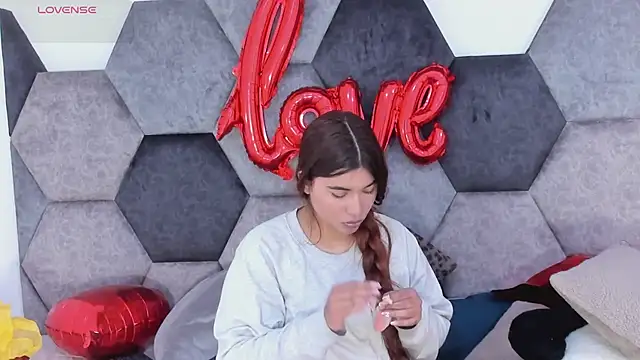 DulceJones online show from 02.12.26