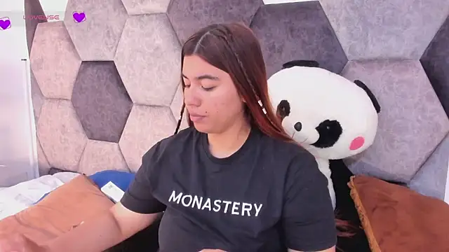 DulceJones online show from 03.05.26