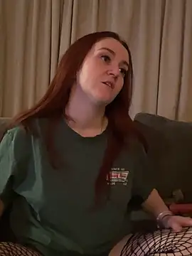 PoppySlut6999 online show from 02.08.26