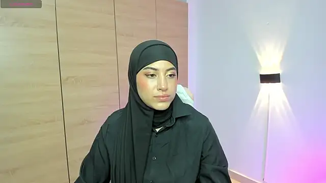 Snapshot of LAY_LA_ chatting on 03.11.26 LAY LA online show from 03.11.26