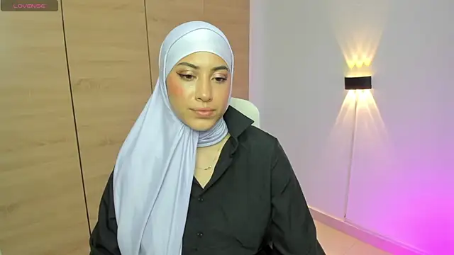 Snapshot of LAY_LA_ chatting on 03.13.26 LAY LA online show from 03.13.26