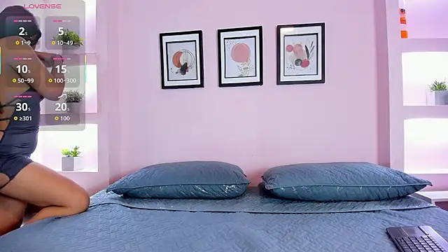 Sophia Salem online show from 02.05.26