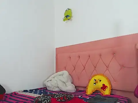 Snapshot of violetaconny chatting on 03.17.26 violetaconny online show from 03.17.26