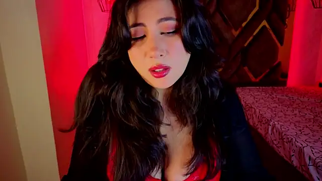 Snapshot of Luvienne chatting on 02.21.26 Luvienne online show from 02.21.26