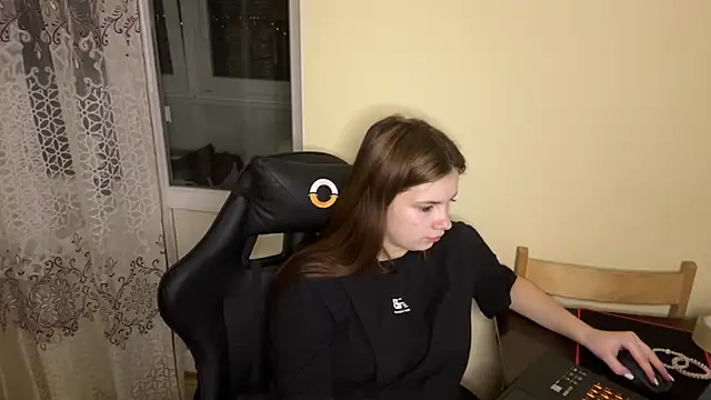 Snapshot of SoftIris_ chatting on 03.08.26 SoftIris online show from 03.08.26