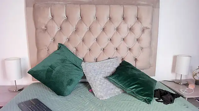 Emily Castano online show from 03.19.26