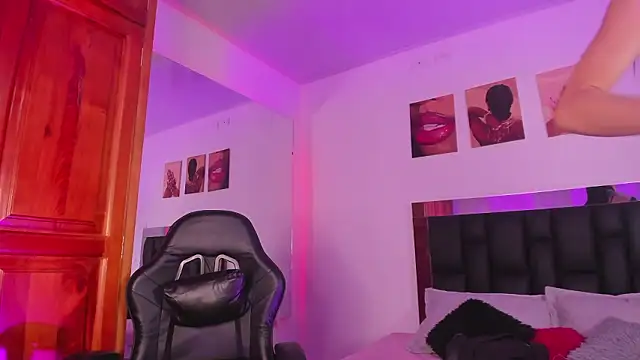 Snapshot of Isabella_Moon9 chatting on 02.28.26 Isabella Moon9 online show from 02.28.26