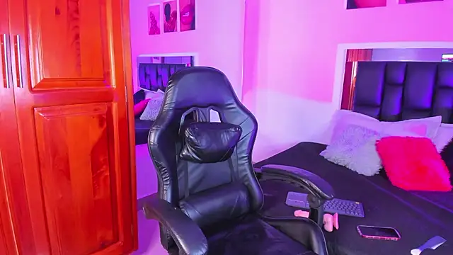 Snapshot of Isabella_Moon9 chatting on 03.09.26 Isabella Moon9 online show from 03.09.26