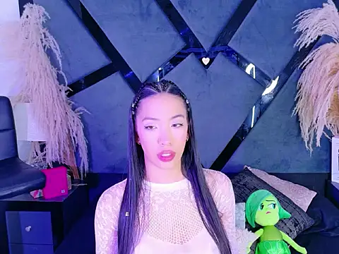 KylieWhitee online show from 03.20.26