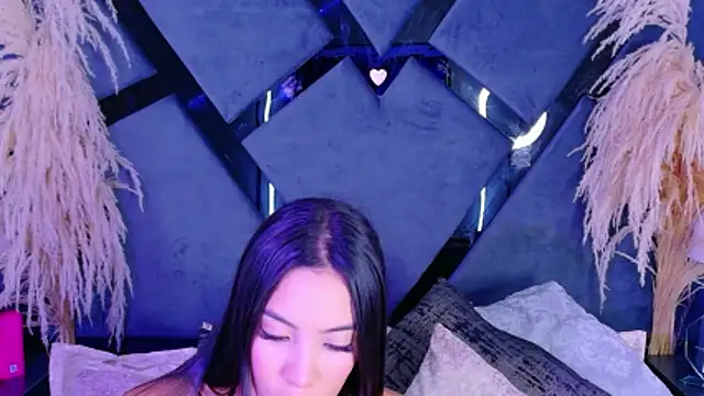 KylieWhitee online show from 04.22.26