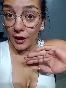 kuramaqueen online show from 02.20.26