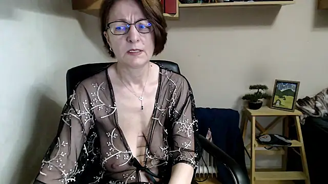 Snapshot of katemodel chatting on 06.25.26 katemodel online show from 06.25.26