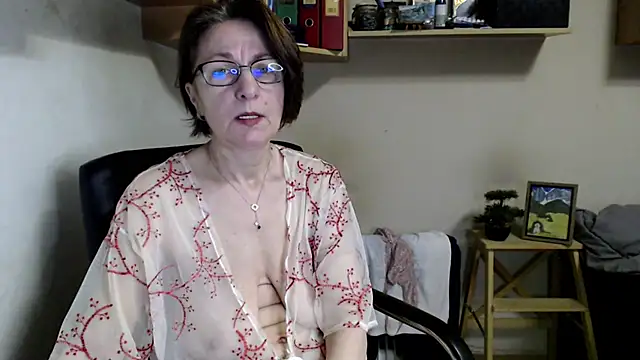 Snapshot of katemodel chatting on 06.26.26 katemodel online show from 06.26.26
