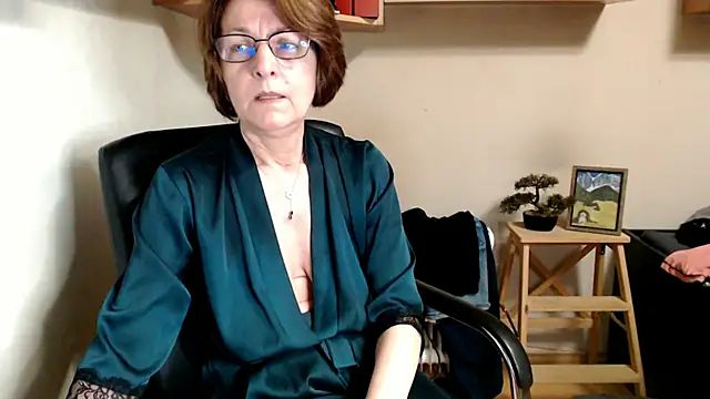 Snapshot of katemodel chatting on 07.13.26 katemodel online show from 07.13.26