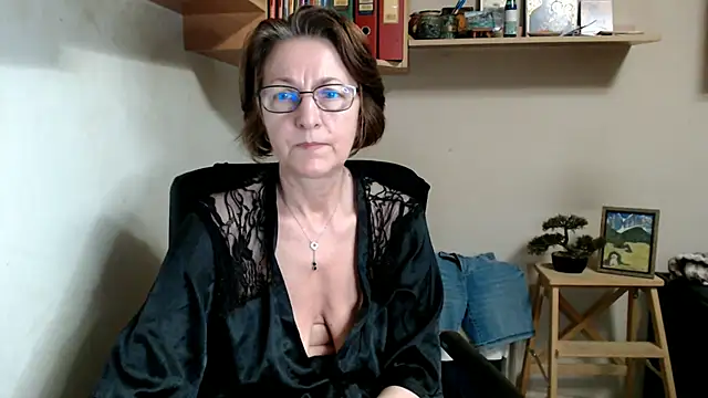 Snapshot of katemodel chatting on 07.16.26 katemodel online show from 07.16.26