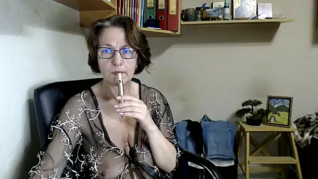 Snapshot of katemodel chatting on 07.17.26 katemodel online show from 07.17.26
