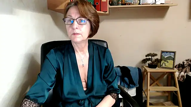 Snapshot of katemodel chatting on 07.18.26 katemodel online show from 07.18.26