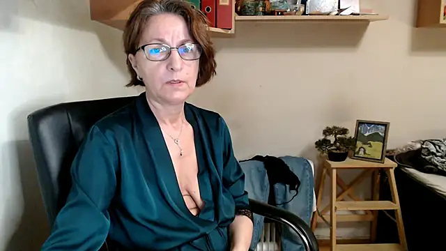 Snapshot of katemodel chatting on 07.22.26 katemodel online show from 07.22.26