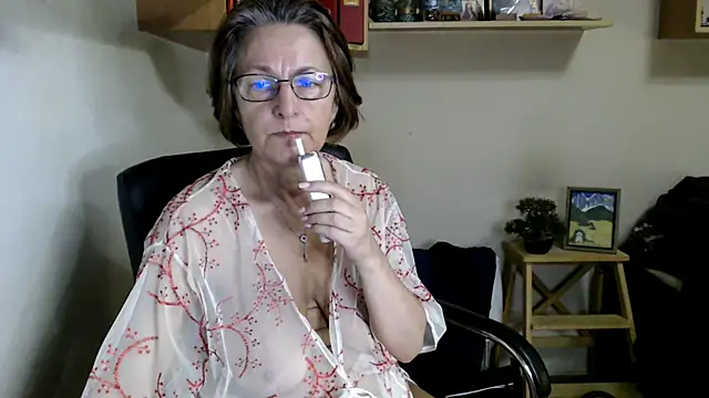 Snapshot of katemodel chatting on 08.06.26 katemodel online show from 08.06.26