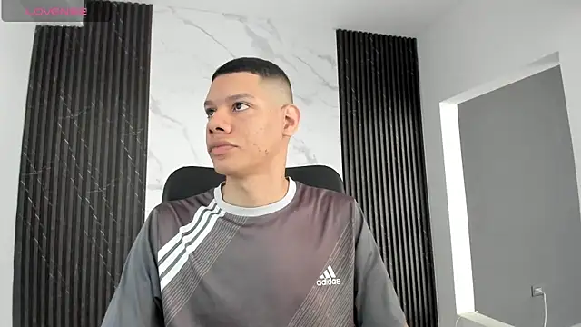 Snapshot of milo_cruz_ chatting on 02.07.26 milo cruz online show from 02.07.26