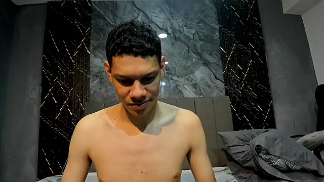 Snapshot of milo_cruz_ chatting on 06.25.26 milo cruz online show from 06.25.26
