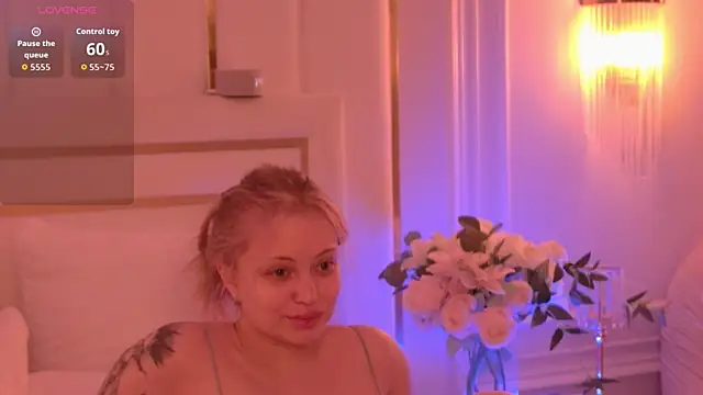 MollyHilton online show from 03.03.26