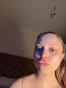 MollyHilton online show from 05.03.26