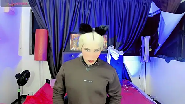 Snapshot of caitlyn_ponce chatting on 02.03.26 caitlyn ponce online show from 02.03.26