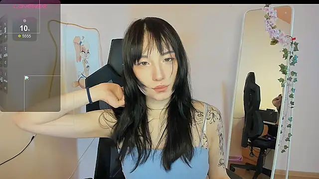 AliceeinWonderlanddd online show from 05.06.26