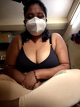 Snapshot of Curvy_Trisha chatting on 02.03.26 Curvy Trisha online show from 02.03.26