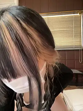 Snapshot of uni_nvqnl2 chatting on 03.16.26 uni nvqnl2 online show from 03.16.26