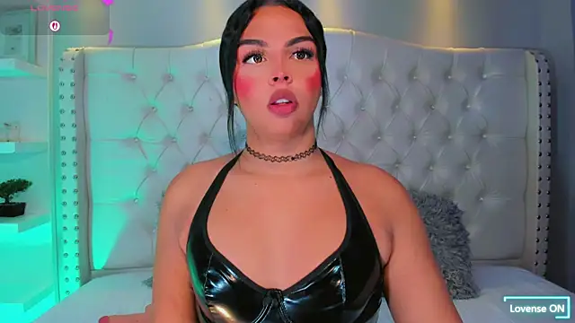 Snapshot of Maia_Hotts chatting on 06.23.26 Maia Hotts online show from 06.23.26