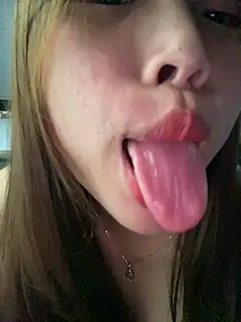 Snapshot of Emxinhka1 chatting on 07.29.26 Emxinhka1 online show from 07.29.26